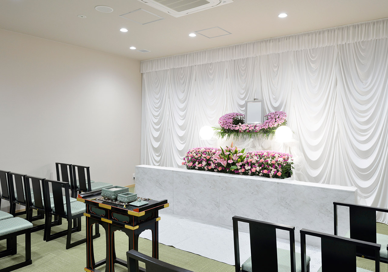 法要殿は5名程度の小規模な家族葬にもご利用可能なホールです。