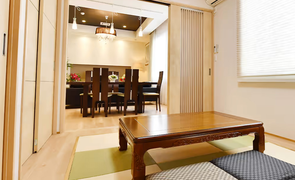 便利なアメニティも充実し、夜間の滞在も可能です。