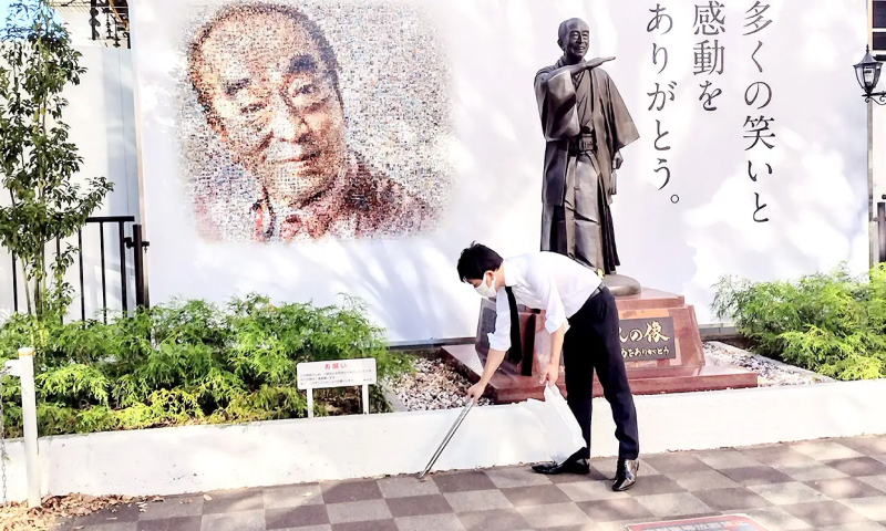 近隣の清掃・ゴミ拾い活動の様子